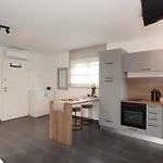 Feel Good Apartment & Studio