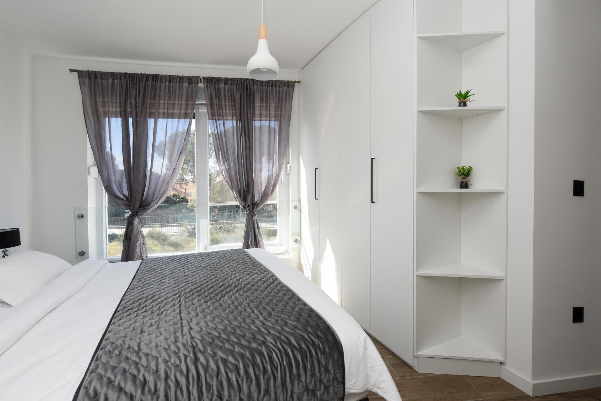 Apartment Feel Good & *